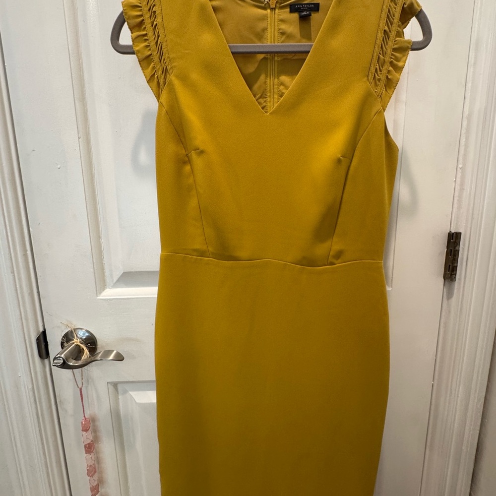 Ann Taylor Mustard Yellow V-Neck Sheath Dress 2P
